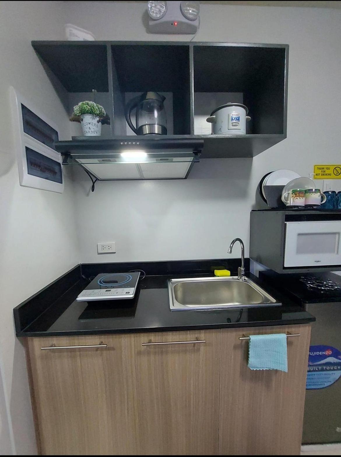 Condo In Camella Manors In 푸에르토프린세사 외부 사진